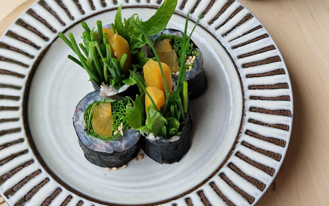 Suomen Gastronomien Seura valitsi Stadin Silakkamarkkinoiden vuoden silakka-annokseksi Sake Bar & Izakayan japanilaishenkisen silakkasashimirullan